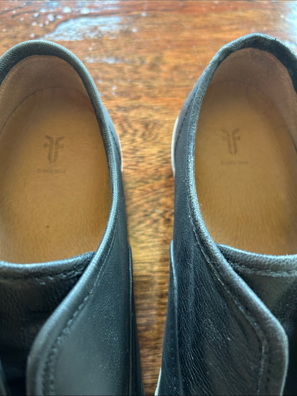 Black Frye Slip-On Leather Sneakers Size 7 Like New - Picture 6 of 8